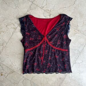 ***SOLD*** Y2k style top